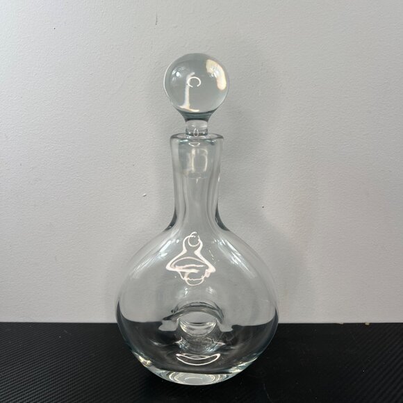 Clear Glass Red Wine Doughnut Hole Decanter With Beautiful Round Stopper EUC - Picture 1 of 12